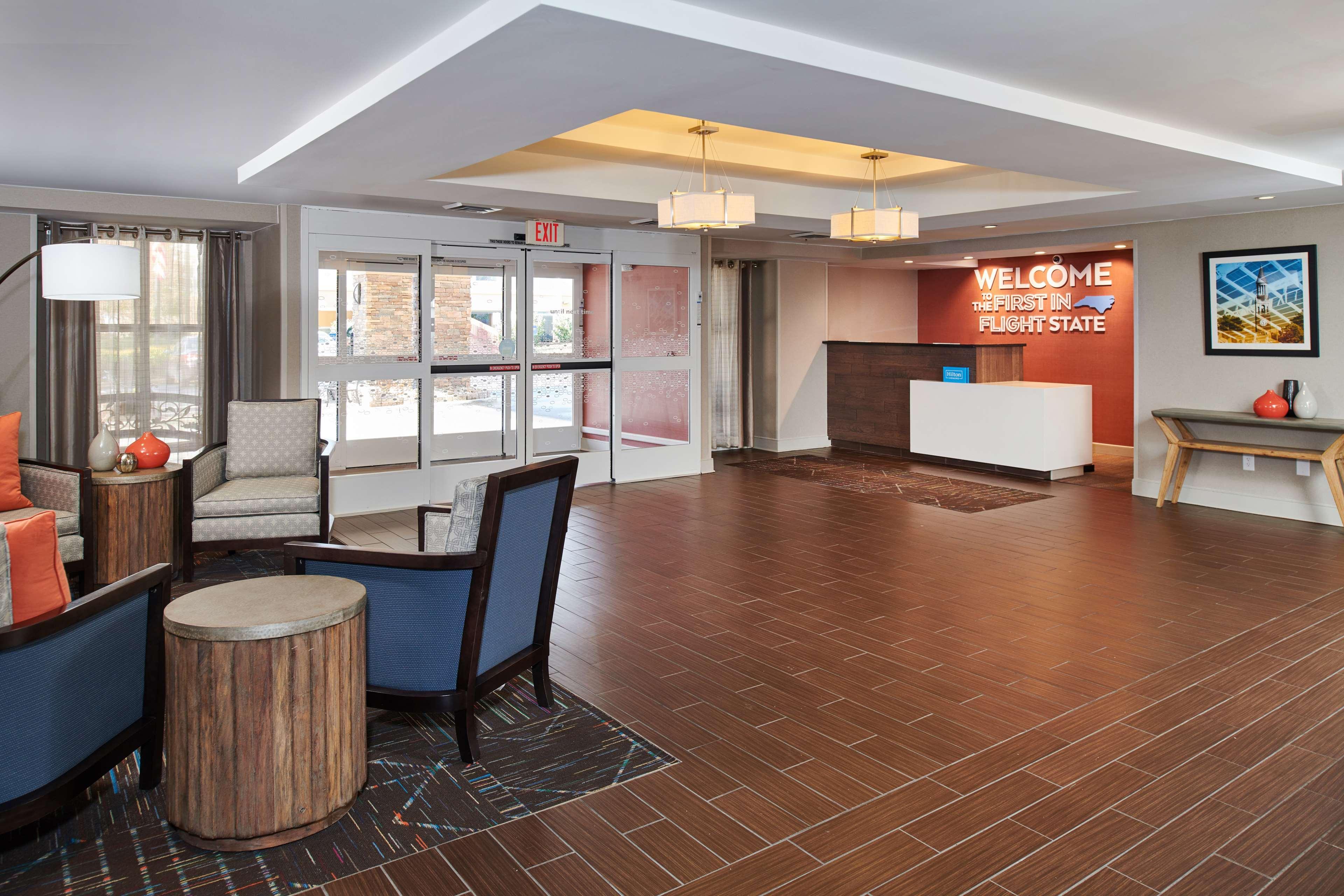Hampton Inn & Suites Chapel Hill/Durham Exterior foto