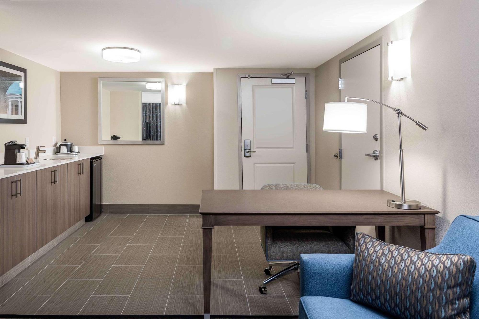 Hampton Inn & Suites Chapel Hill/Durham Exterior foto