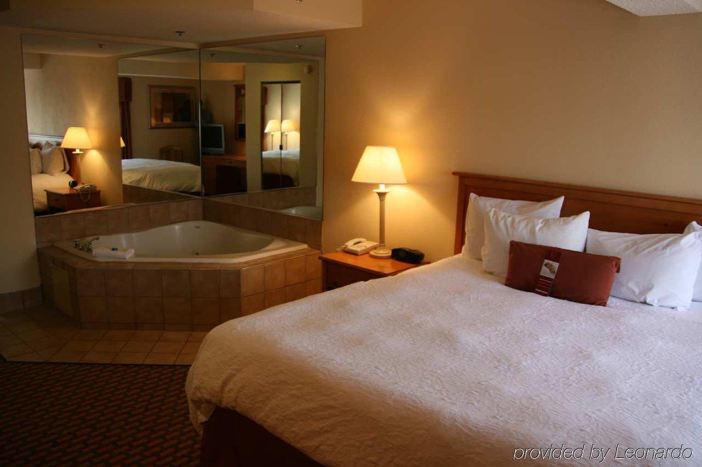 Hampton Inn & Suites Chapel Hill/Durham Quarto foto