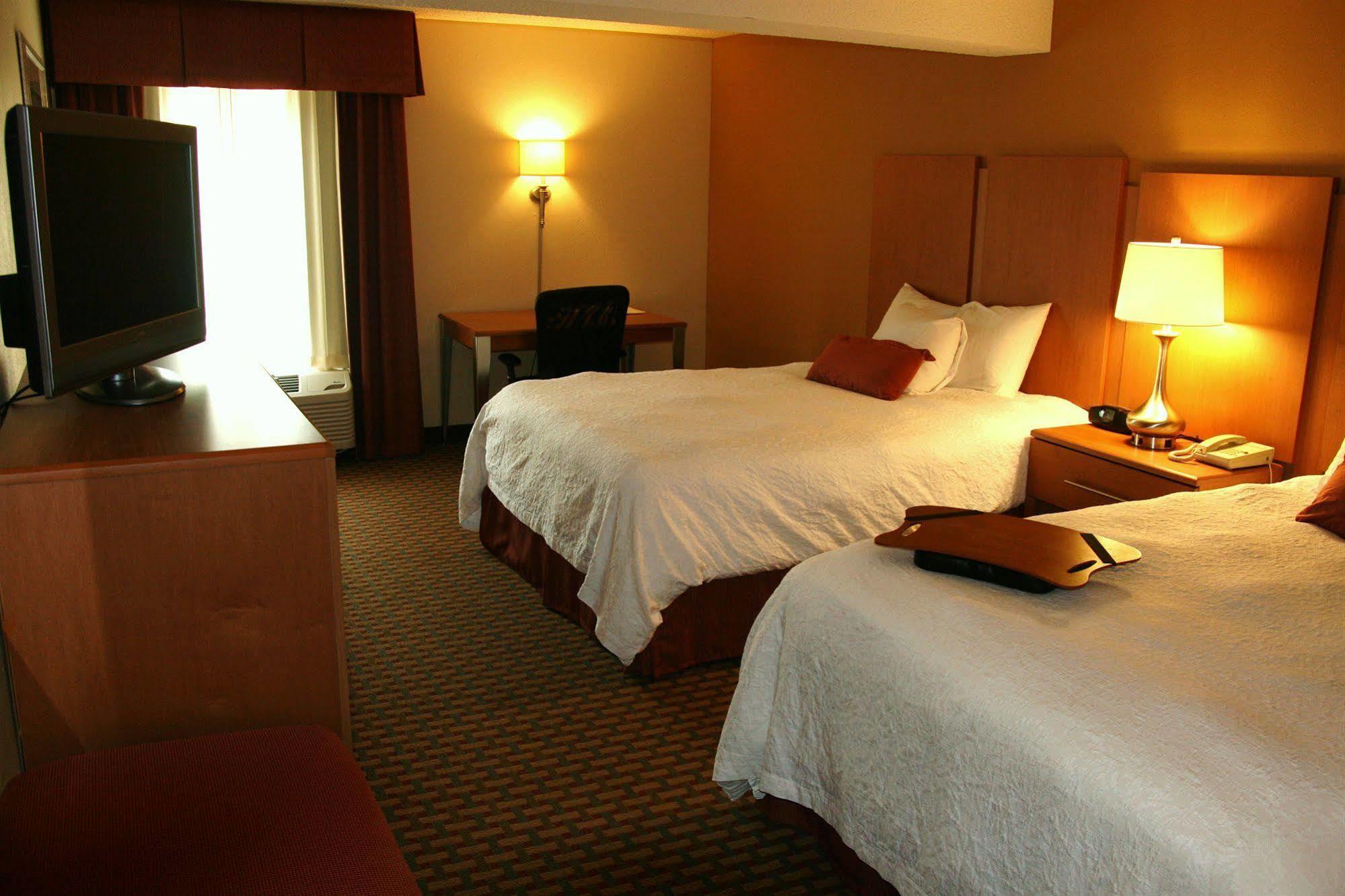 Hampton Inn & Suites Chapel Hill/Durham Quarto foto
